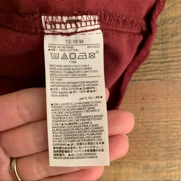 Old navy baby girls corduroy burgundy peplum top - 12-18M - Picture 6 of 7